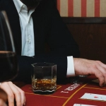 Агрессивная игра в блэкджек против казино с профессиональными картами